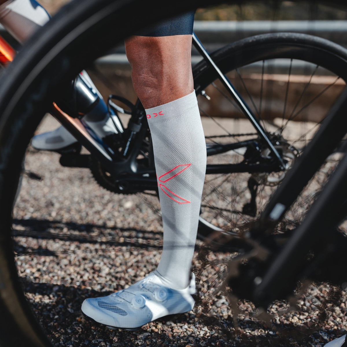 Cycling Socks Men | Silver Grey / Red Fluo