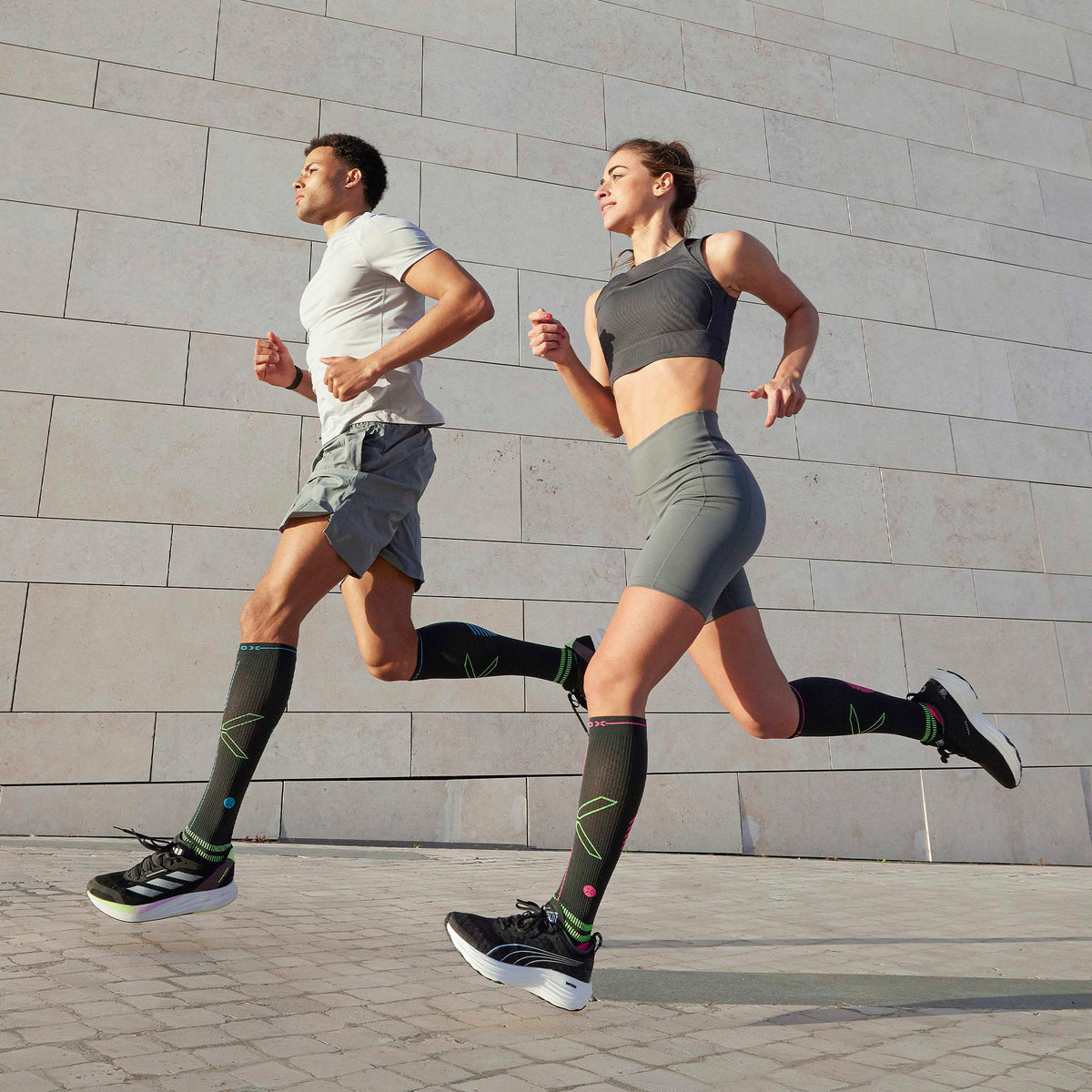 Running Socks Women | Charcoal / Fuchsia