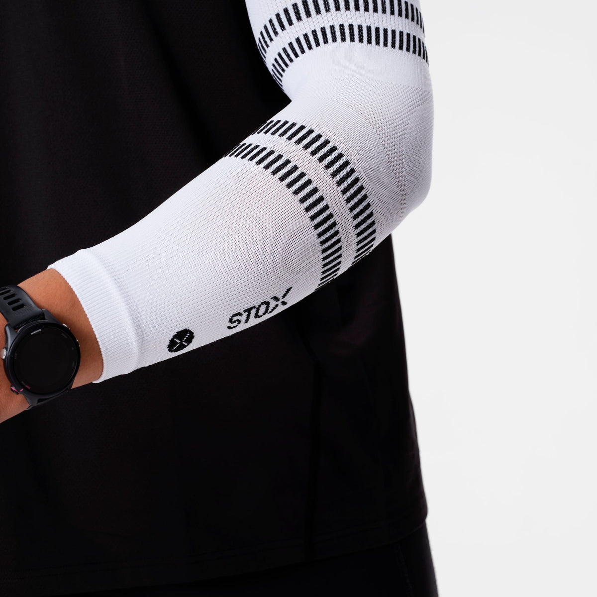 Running Arm Sleeves Unisex | White / Black