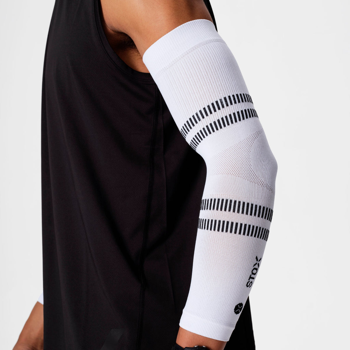 Running Arm Sleeves Unisex | White / Black
