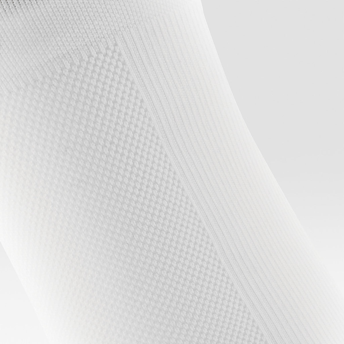 Cycling Mid-Calf Socks Men | White / Black