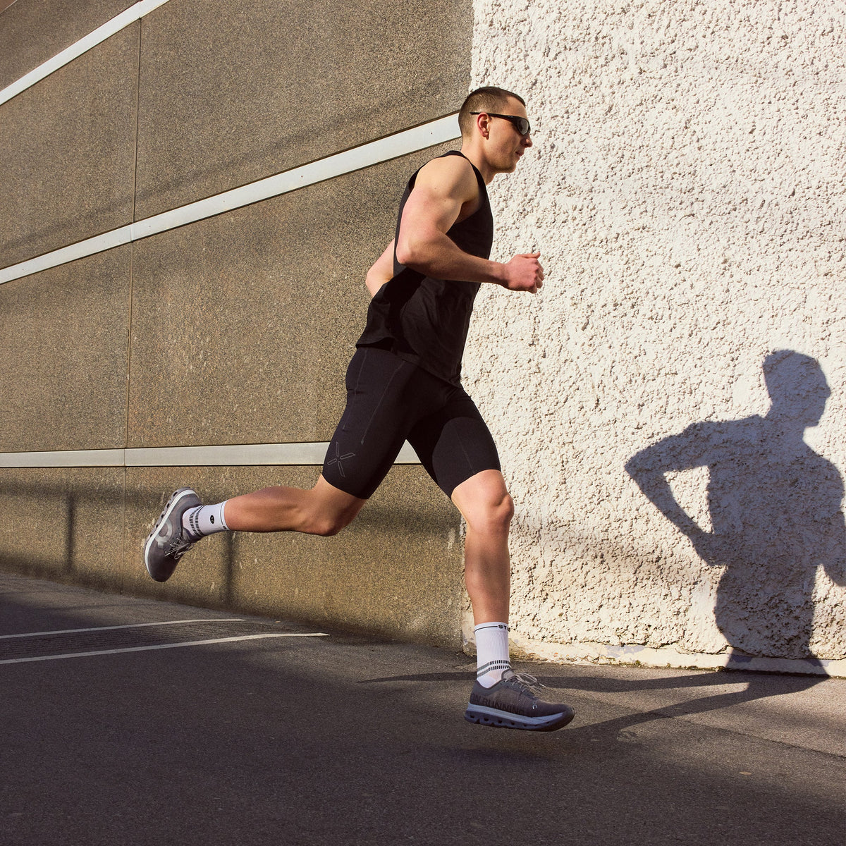 Running Shorts Men | Black / Light Grey